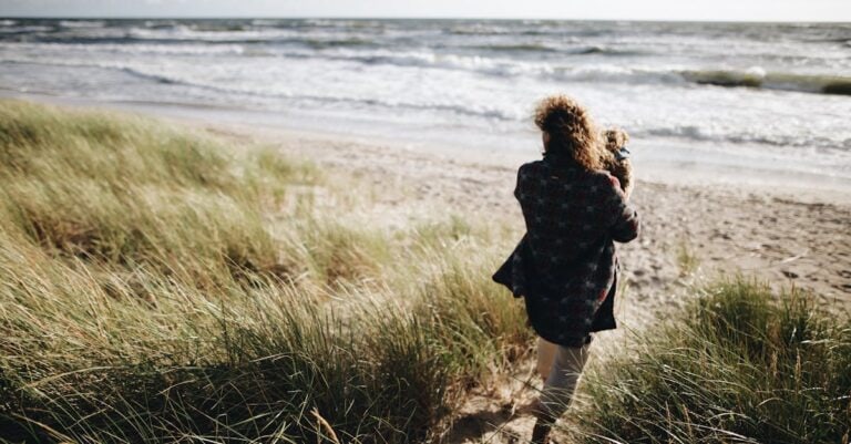 Ultimate Florida Beach Guide for Solo Travelers [Stay Safe and Enjoy the Sun!]